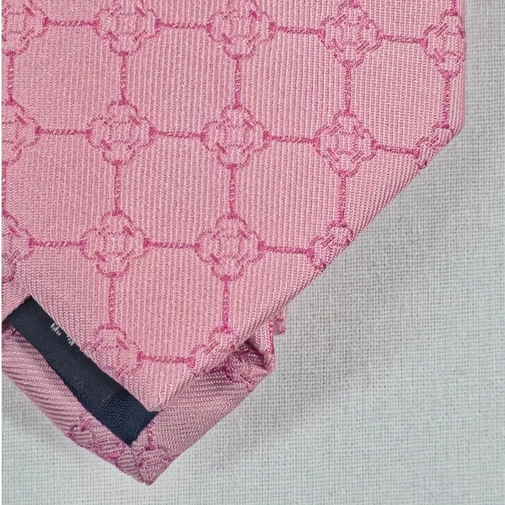 Tommy Hilfiger Mens Tie One Size Pink Derby Grid Silk Blend Formal Necktie NWT